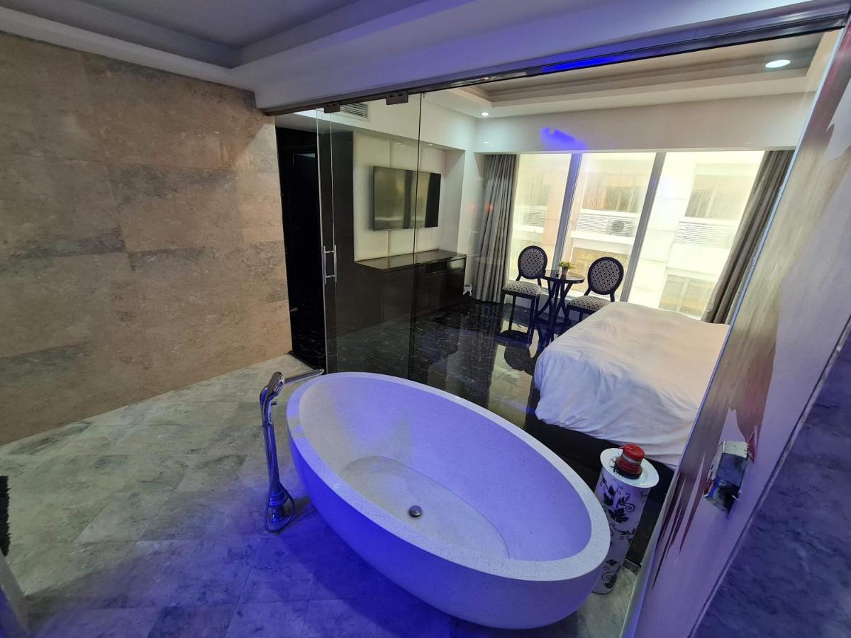 Apartment Off Walking St Executive Angeles